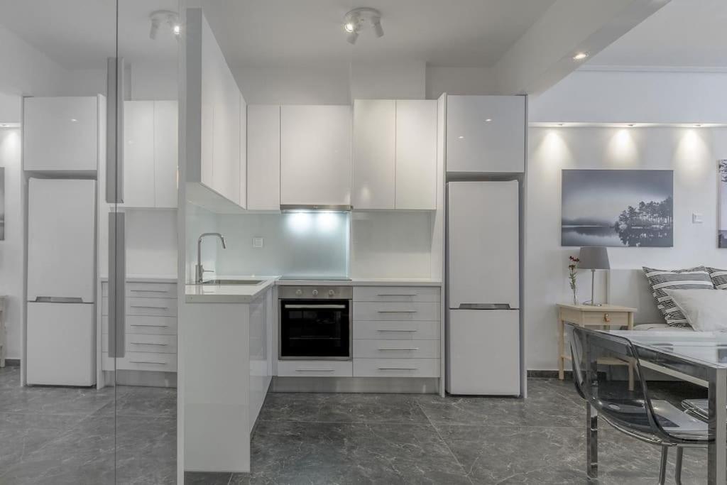 In Lower Pangrati 650m Evangelismo Metro Apartment *