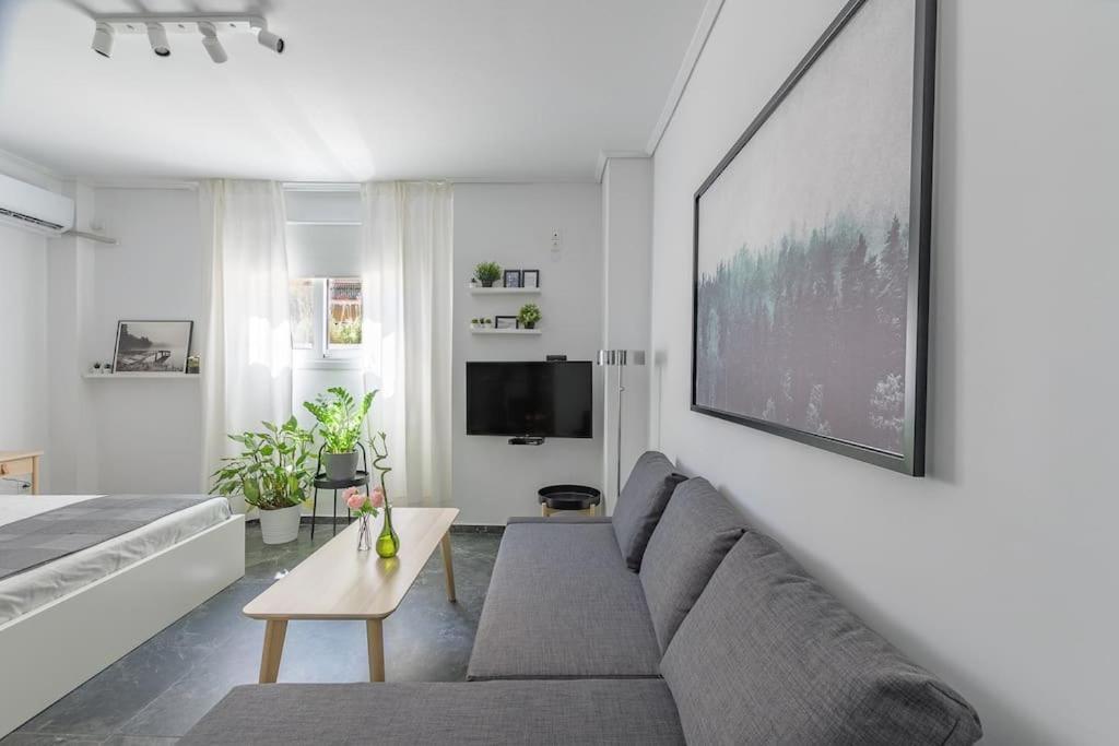 In Lower Pangrati 650m Evangelismo Metro Appartement